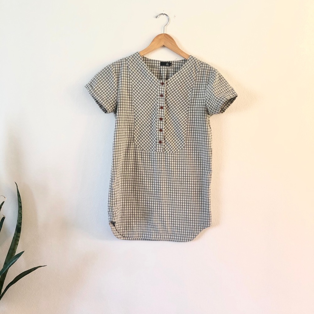 Ampersand Ave brand top- plaid/ button front